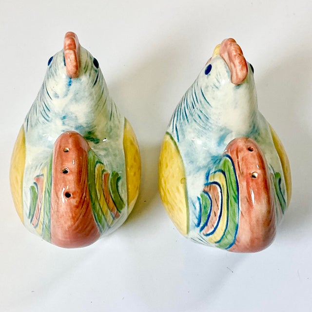 1980s Vintage Boho Chic Farmhouse Studio Pottery Style Rooster Salt & Pepper Shakers - A Pair. For Sale - Image 4 of 8