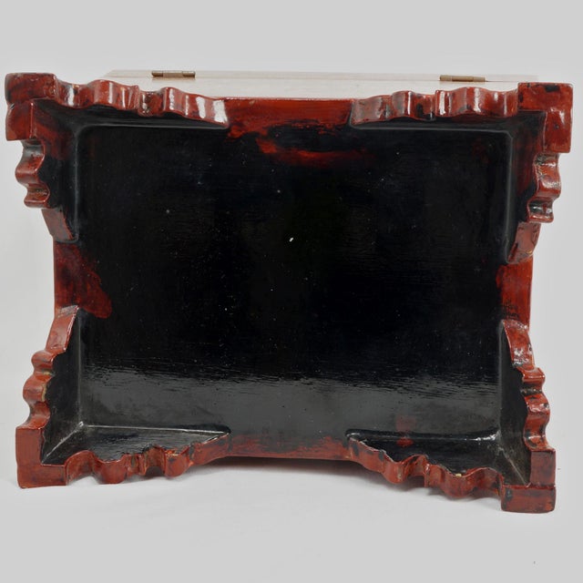 Large Vintage Thai/Burmese Lacquer Hand Painted Box With Lid and Inner Tray For Sale - Image 13 of 14