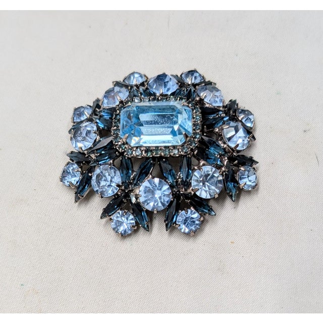 Modern Vintage Signed Marie Ferra Rhodium Plated Faux-Aquamarine & Sapphire Brooch For Sale - Image 3 of 6
