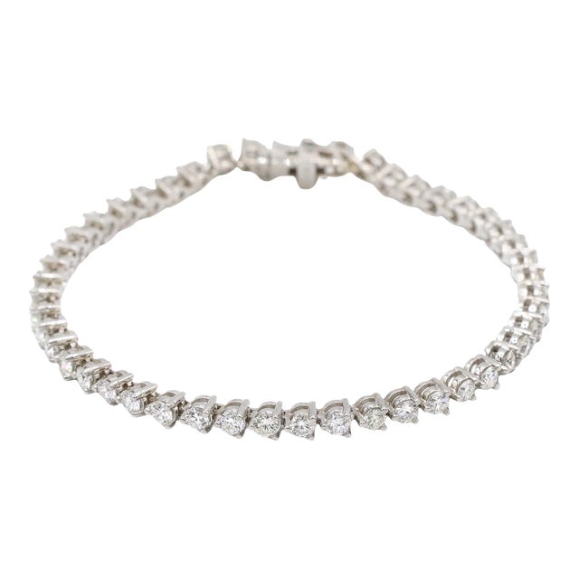 14K White Gold Ladies 3.90 Carats Diamond Tennis Bracelet For Sale
