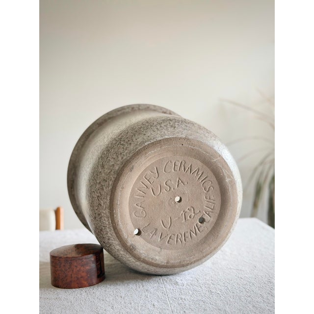 Taupe Rare Large 13” Flared Rim Vintage Gainey Ceramics Planter in Sandstone Lava Glaze, La Verne, California For Sale - Image 8 of 11