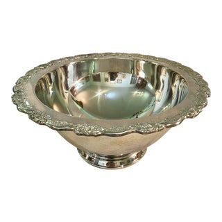 Vintage Oneida “Du Maurier” 15” Silverplate Pedestal Punch Bowl or Centerpiece Bowl For Sale