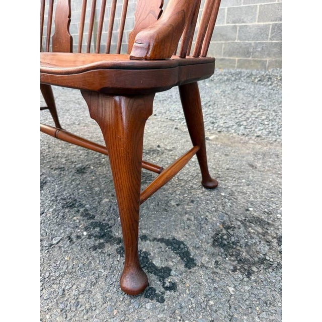 Vintage George III Style Solid Oak Windsor Style Comb- Back Settee Bench For Sale In Washington DC - Image 6 of 17