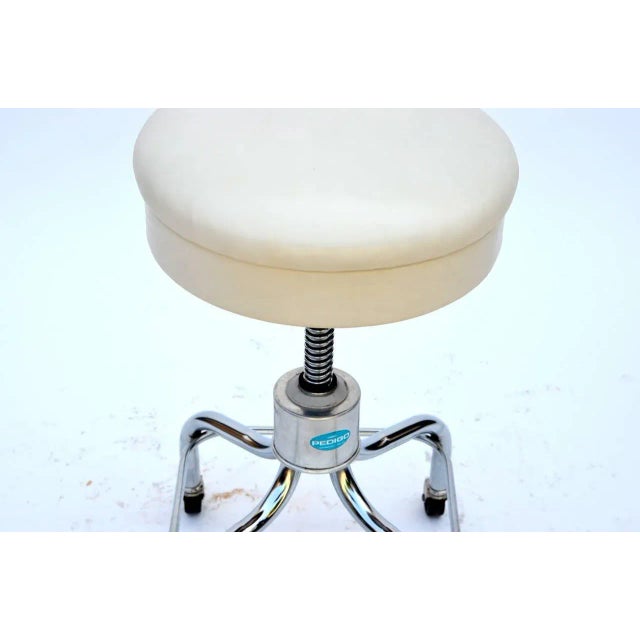 Vintage Chrome and White Leather Adjustable Rolling Stools - Set of 4 For Sale In Los Angeles - Image 6 of 7
