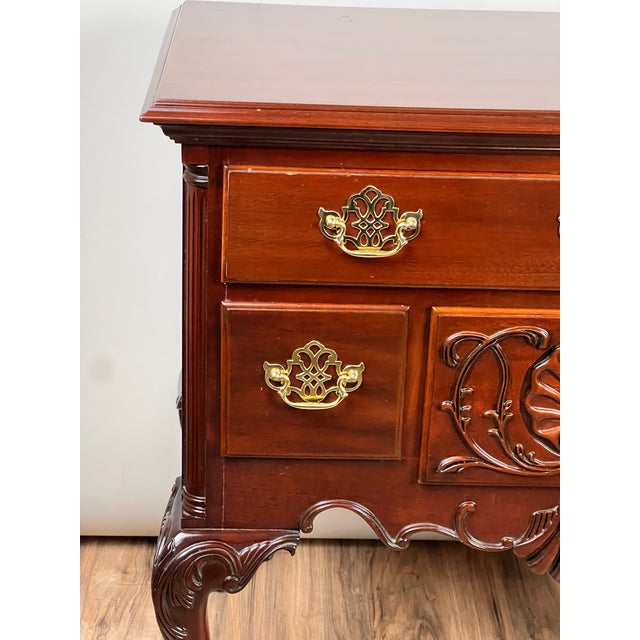 1980s Vintage Solid Mahogany Chippendale Style Lowboy by Councill Craftsmen For Sale - Image 5 of 11