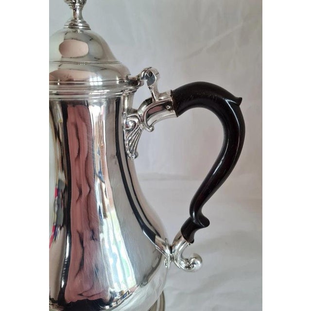 Antique George III Sterling Silver Coffee Pot from Thomas Wallis I, London, 1771 For Sale - Image 3 of 11