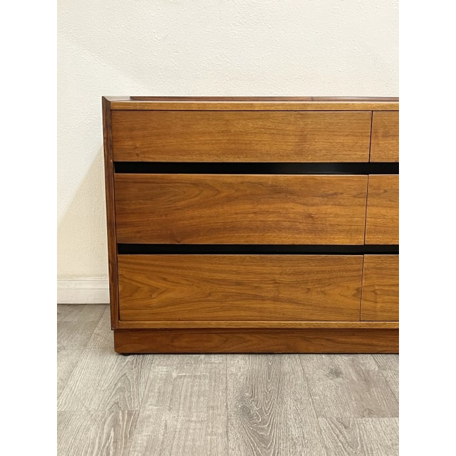 Brown Mid Century Modern Dresser by Dillingham For Sale - Image 8 of 11