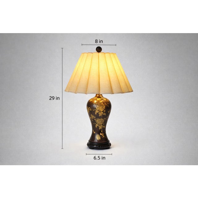 Chinoiserie Vintage Chinoiserie Table Lamp With Gold Floral Motif, Brown Lacquered Glass Body and Original Pleated Shade – David W. Estate For Sale - Image 3 of 11