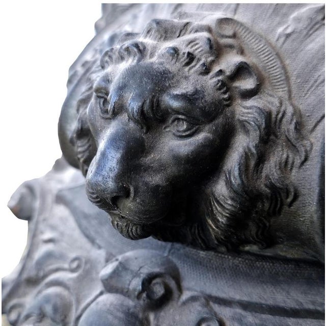 Antique Florentine Vase in Hand-Embossed Bronze, 19th Century For Sale - Image 5 of 7