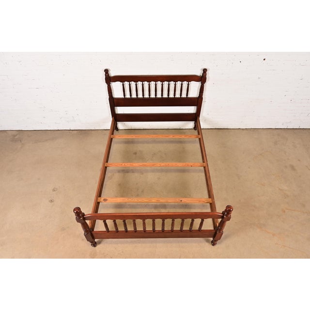 1960s Ethan Allen Style American Colonial Carved Mahogany Full Size Spindle Bed For Sale - Image 5 of 8