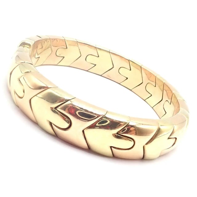 1980s Bulgari Vintage Alveare Yellow & Rose Gold Bangle Cuff Bracelet For Sale - Image 5 of 11