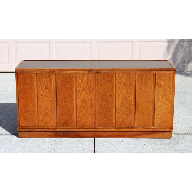 Wood Mid-Century Modern Credenza Sideboard, Circa 1970s, American Modern Style With Black Laminate Top For Sale - Image 7 of 18