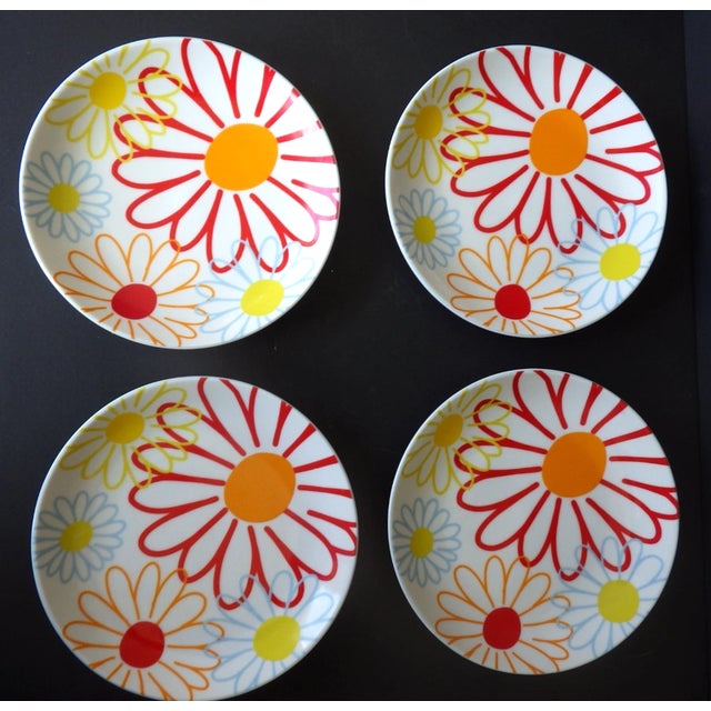 1990s 1990s Crate and Barrel Bloom Daisy Flower Appetizer Dessert Plates-Set of 4 For Sale - Image 5 of 6