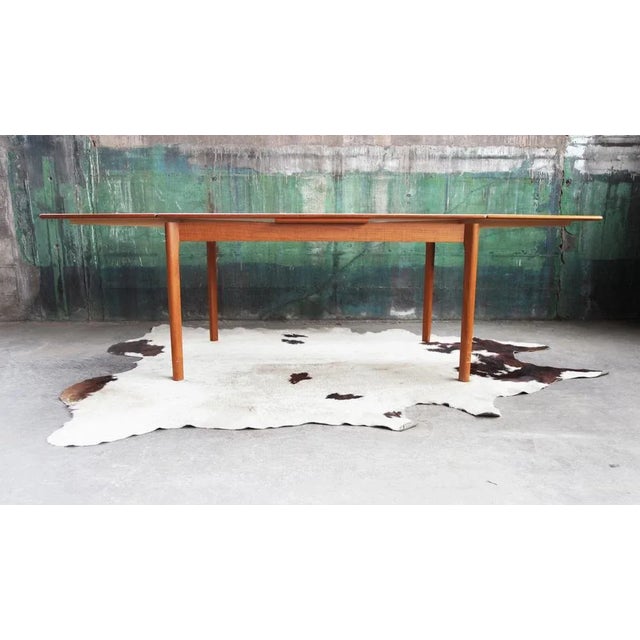 Beige Mid-Century Modern Danish Leaf Table in Teak For Sale - Image 8 of 11