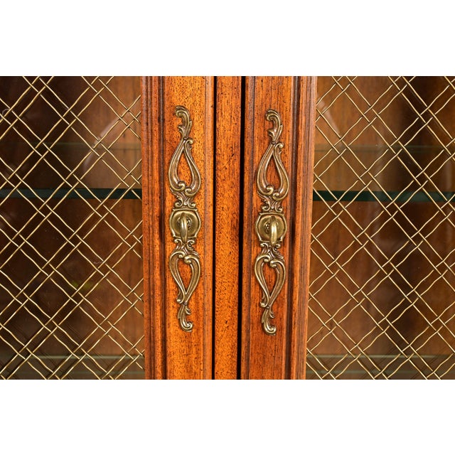 Brown Henredon French Provincial Louis XV Carved Walnut Lighted Breakfront Bookcase Cabinet, Circa 1970s For Sale - Image 8 of 17