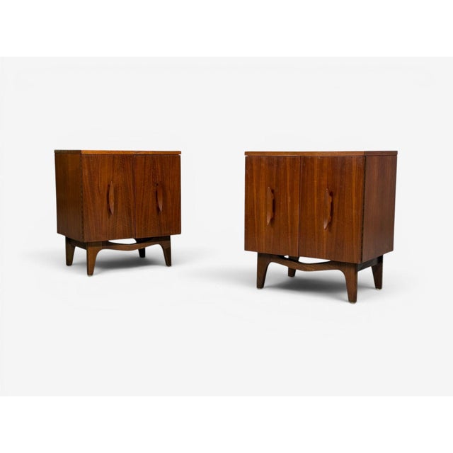 Young Manufacturing, Modern Nightstands, Walnut, Usa, 1960s For Sale - Image 4 of 17