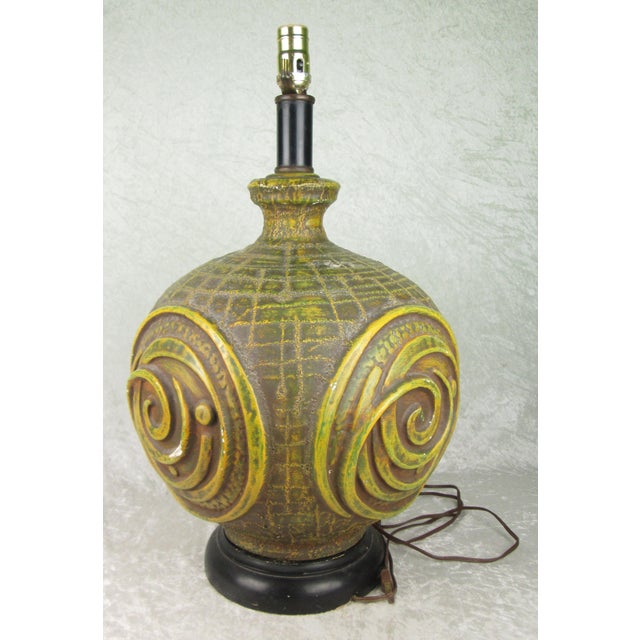 Mid-Century Modern Mid-Century Modern Chalkware Green Yellow Spiral Table Lamp For Sale - Image 3 of 12