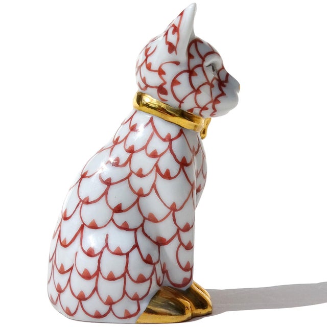 Herend Style Sitting Kitty Cat Figurine With Red Fishnet Pattern and Gold Decoration Porcelain Ceramic Sculpture For Sale In Orlando - Image 6 of 8