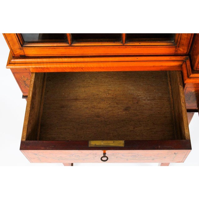 Satinwood Breakfront Bookcase or Display Cabinet from Edwards & Roberts, 19th Century For Sale - Image 10 of 18