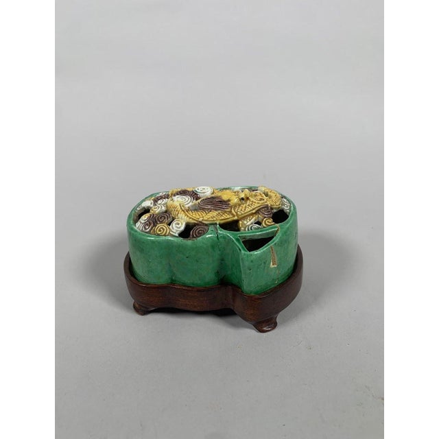 Green CHINA, 18TH CENTURY, KANGXI PERIOD (1661-1722) China Sancai glazed biscuit For Sale - Image 8 of 8
