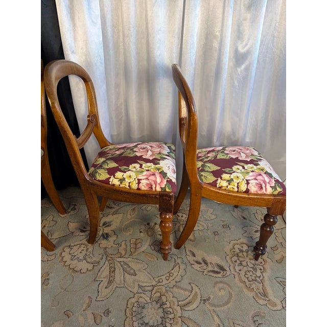 Victorian Mahogany Balloon Back Dining Chairs, Set of 4 – Floral Upholstery For Sale - Image 10 of 16
