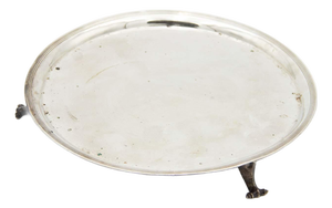 Plain Circular Silver Tray with Three Supporting Feet