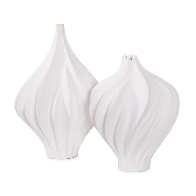 White Langmuir Swirled Vase- Tall For Sale - Image 8 of 11