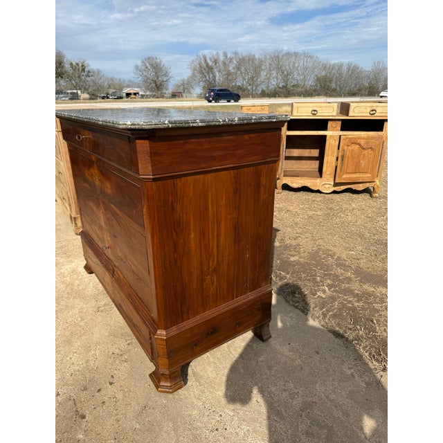 19th Century Louis Philippe Walnut Marble Top Chest of Drawer / Commodes For Sale - Image 10 of 12