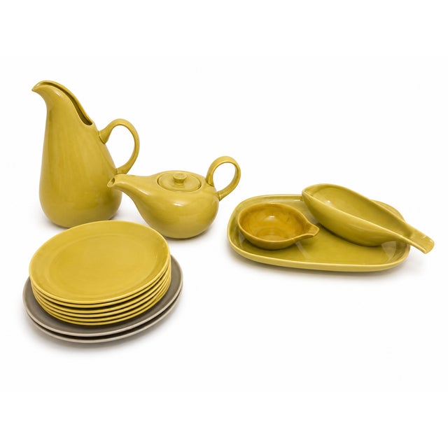 1940s Mid-Century Modern Russel Wright for Steubenville American Modern Chartreuse Dinnerware – 60-Piece Mid-Century Modern Service For Sale - Image 9 of 11