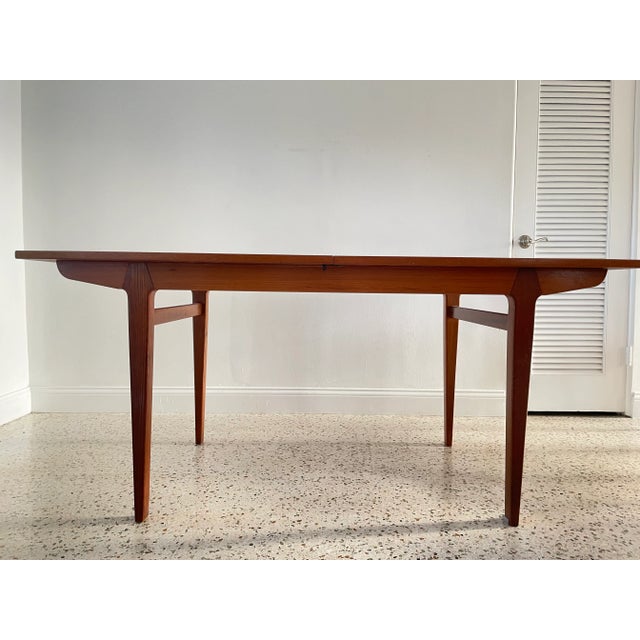 Mid-Century Modern Mid 20th Century French Extendable Dining Table For Sale - Image 3 of 13