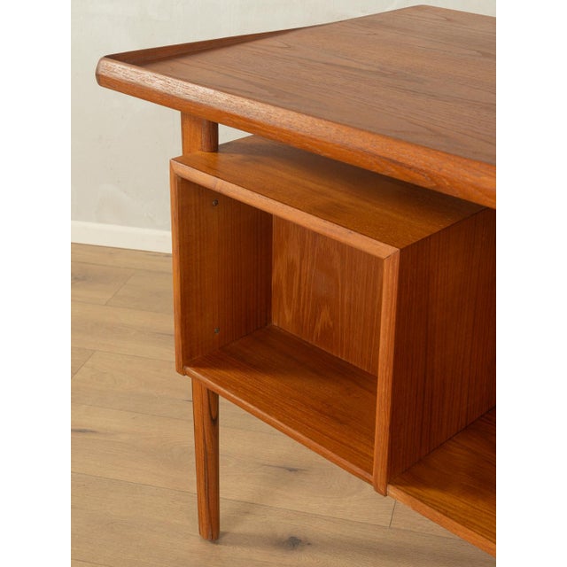 Wood Desk by Peter Løvig Nielsen for Løvig, 1960s For Sale - Image 7 of 8