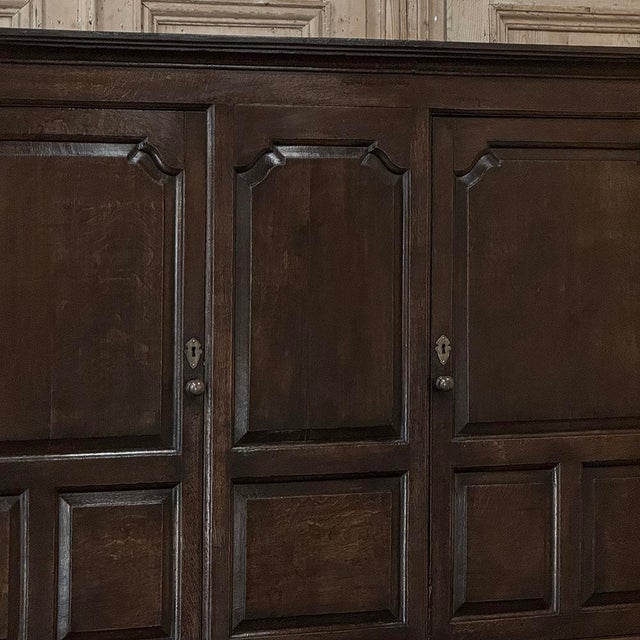 18th Century English Oak Linen Press Cabinet For Sale In Dallas - Image 6 of 18