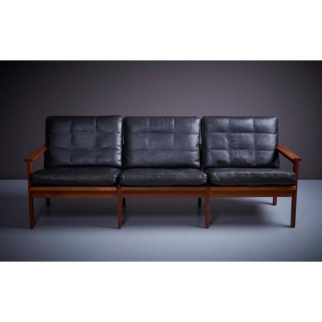 Black Black Leather Sofas & Side Table from Illum Wikkelso Capella, Denmark, 1960s, Set of 3 For Sale - Image 8 of 17