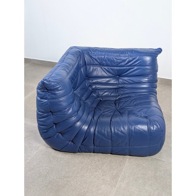 Postmodern Vintage Togo Corner Sofa in French Blue Leather by Michel Ducaroy for Ligne Roset, 1980s For Sale - Image 3 of 16