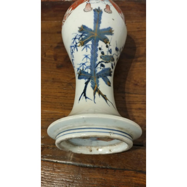 White Japanese Imari Porcelain Bottle & Stopper For Sale - Image 8 of 10
