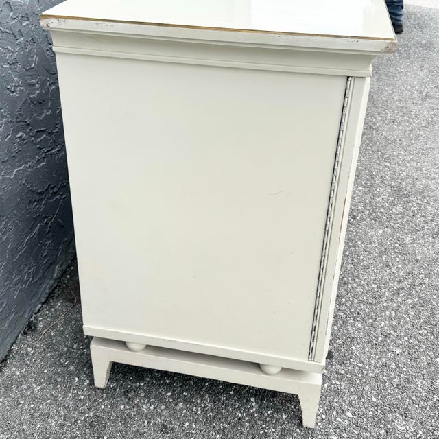 Hollywood Regency White and Gold Credenza by American of Martinsville For Sale - Image 12 of 12