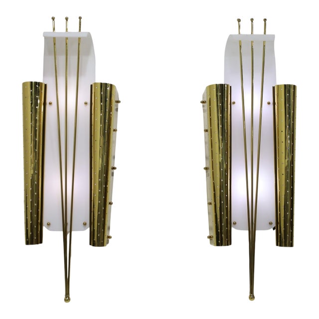 Pair of Italian Wall Sconces in Brass and Lucite, 1960s For Sale