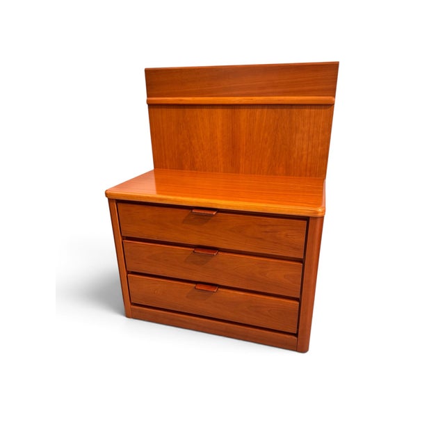Vintage Hülsta Cherry Wood Chest of Drawers / Bedside Tables A beautifully understated example of German furniture design...