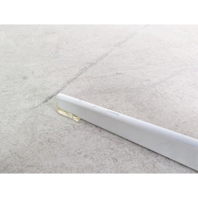 Swan Chair in White Leather by Arne Jacobsen for Fritz Hansen For Sale - Image 12 of 13