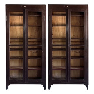 Italian Brown and Burgundy Lacquered Display Cabinets, 1890s, Set of 2 For Sale