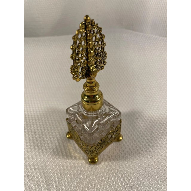 Victorian Vintage French Style Cut Crystal Perfume Bottle in Stand For Sale - Image 3 of 11