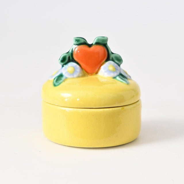 Small Yellow Ceramic Heart Box by Rudolf Podany for KWK Keramos, 1920s For Sale - Image 10 of 10