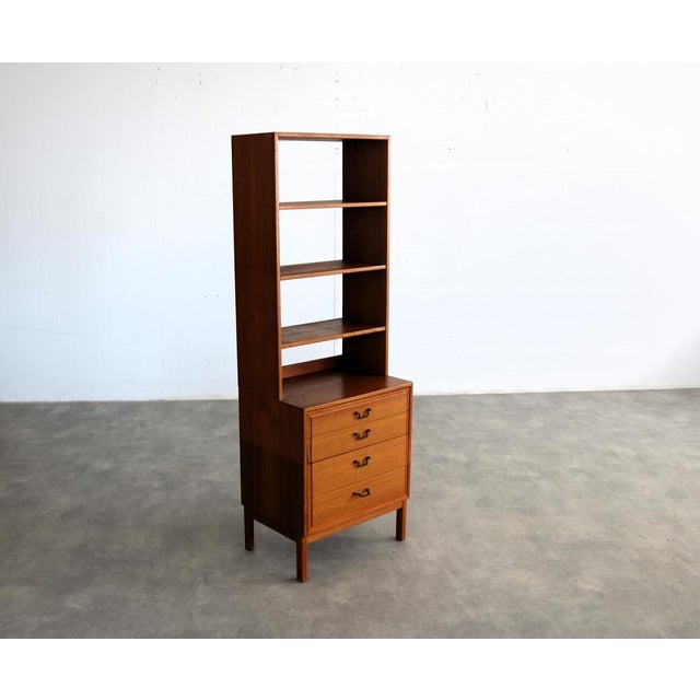 Vintage Bookcase in Teak, Sweden, 1960s, in Good conditions. Designed 1960 to 1969