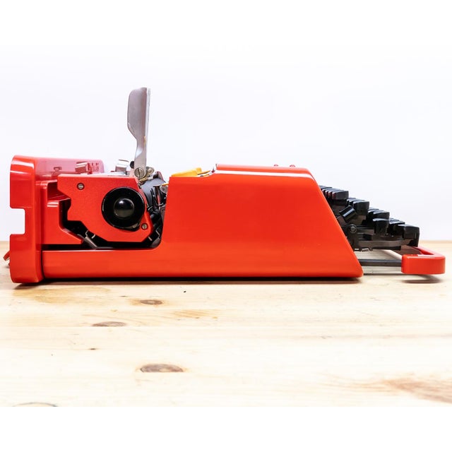 Olivetti Valentine Typewriter, 1970 For Sale - Image 9 of 12
