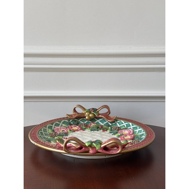 1990s Fitz and Floyd Round Christmas Platter With Bow Detail For Sale - Image 11 of 12