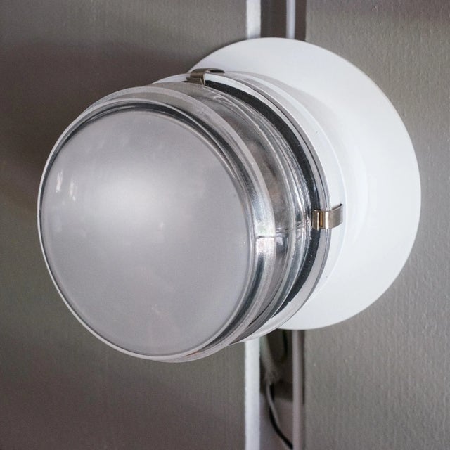 Mid-Century Modern Joe Colombo 'Fresnel' Outdoor Wall Lamps for Oluce in White - a Pair For Sale - Image 3 of 10