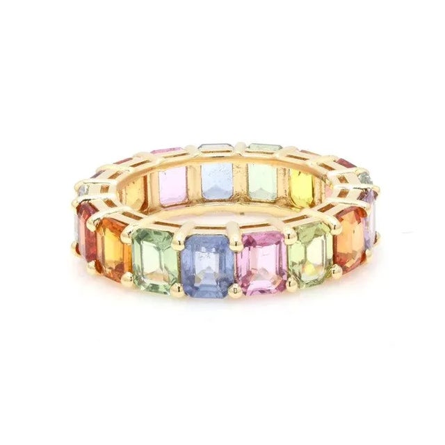 8.31 Ct Cushion Cut Multi Sapphire 18k Gold Eternity Band Ring 7 For Sale - Image 4 of 14