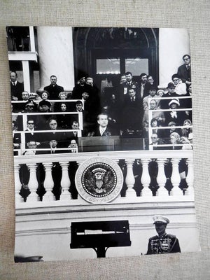Fred McDarrah, Vintage Signed Silver Gelatin Photgraph Richard Nixon, 1973