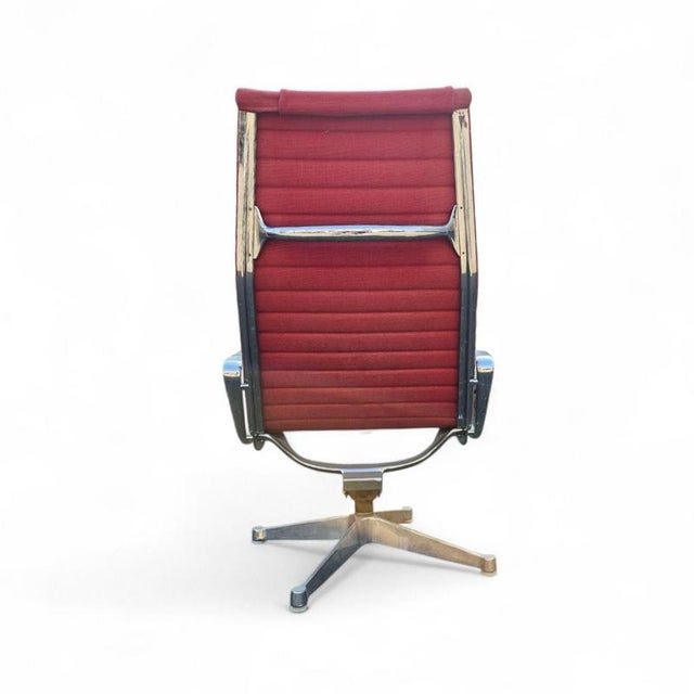 Aluminum 124 Swivel Armchair by Charles & Ray Eames Herman Miller, Set of 2 For Sale - Image 15 of 18
