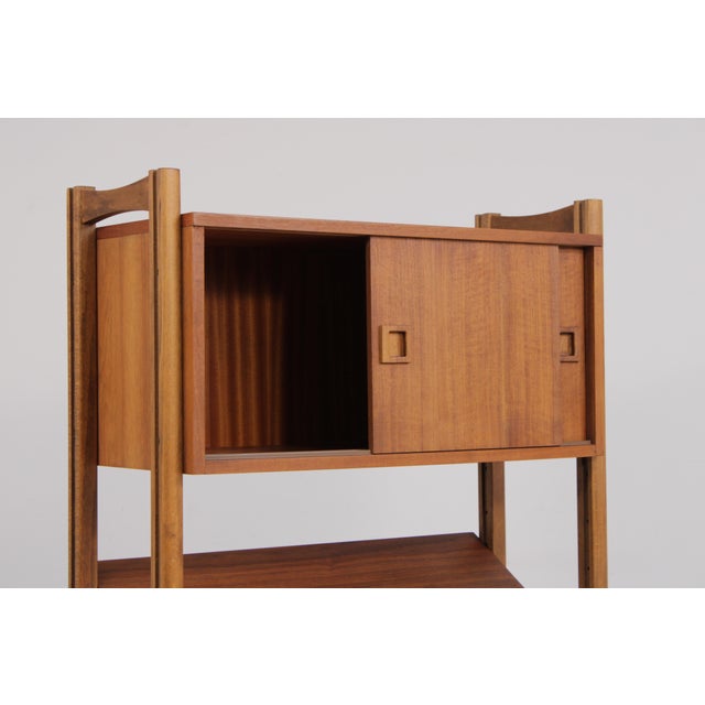 Wood Mid Century Modern Walnut Bookcase Etagere Unit For Sale - Image 7 of 15